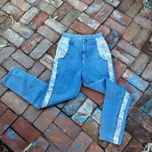 💥SOLD ON DEPOP💥Vintage High Waisted Nada